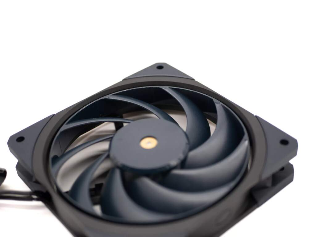 Cooler Master Mobius 120 OC 21
