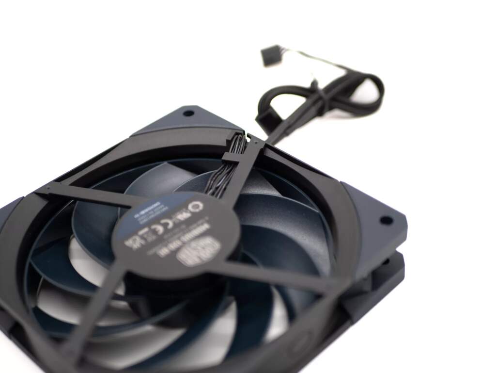 Cooler Master Mobius 120 OC 22