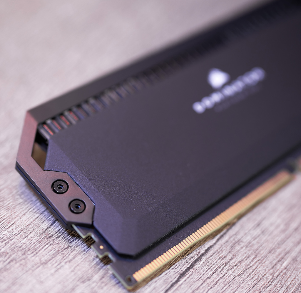 corsair dominator platinum rgb emballage detail 2