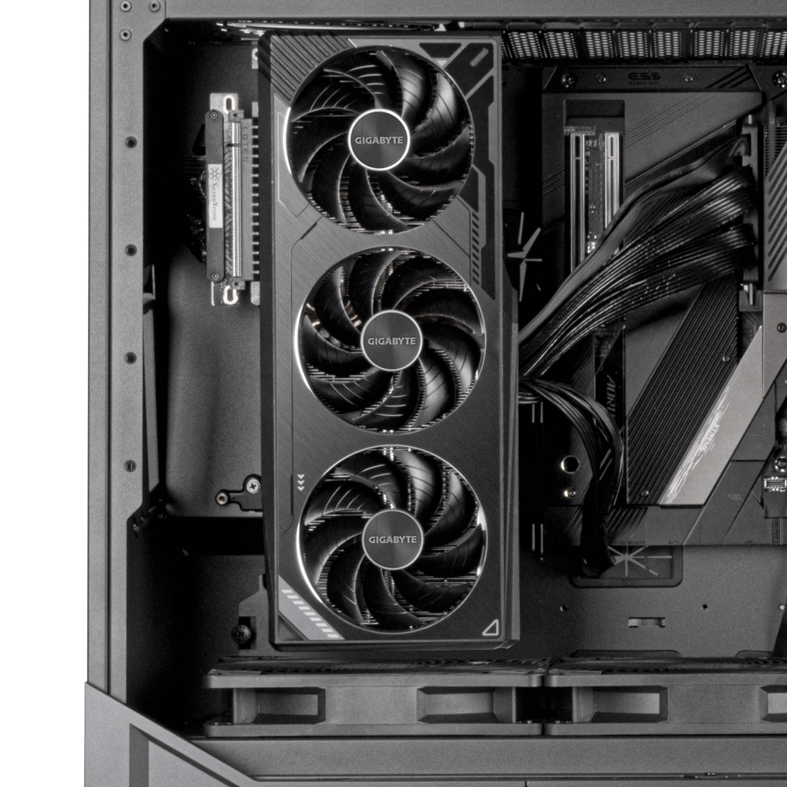 Silverstone ALTA F2 : le boîtier de la démesure 5 ALTA F2 GPU vers le haut 90°