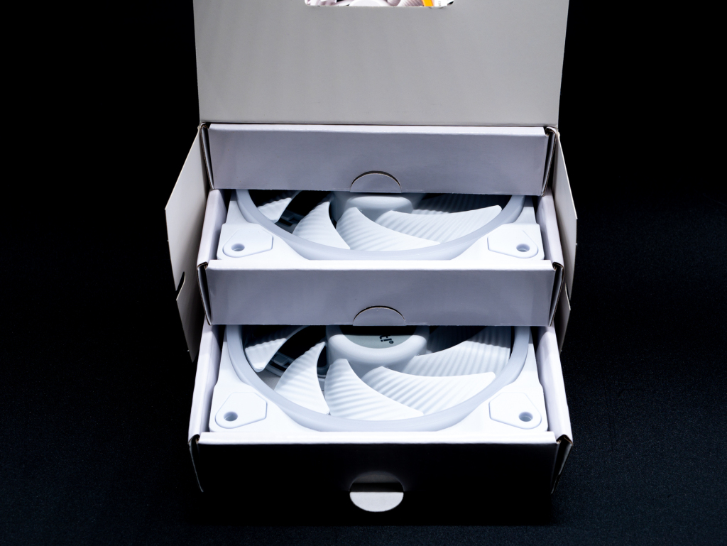 Be Quiet Light Wings White 9