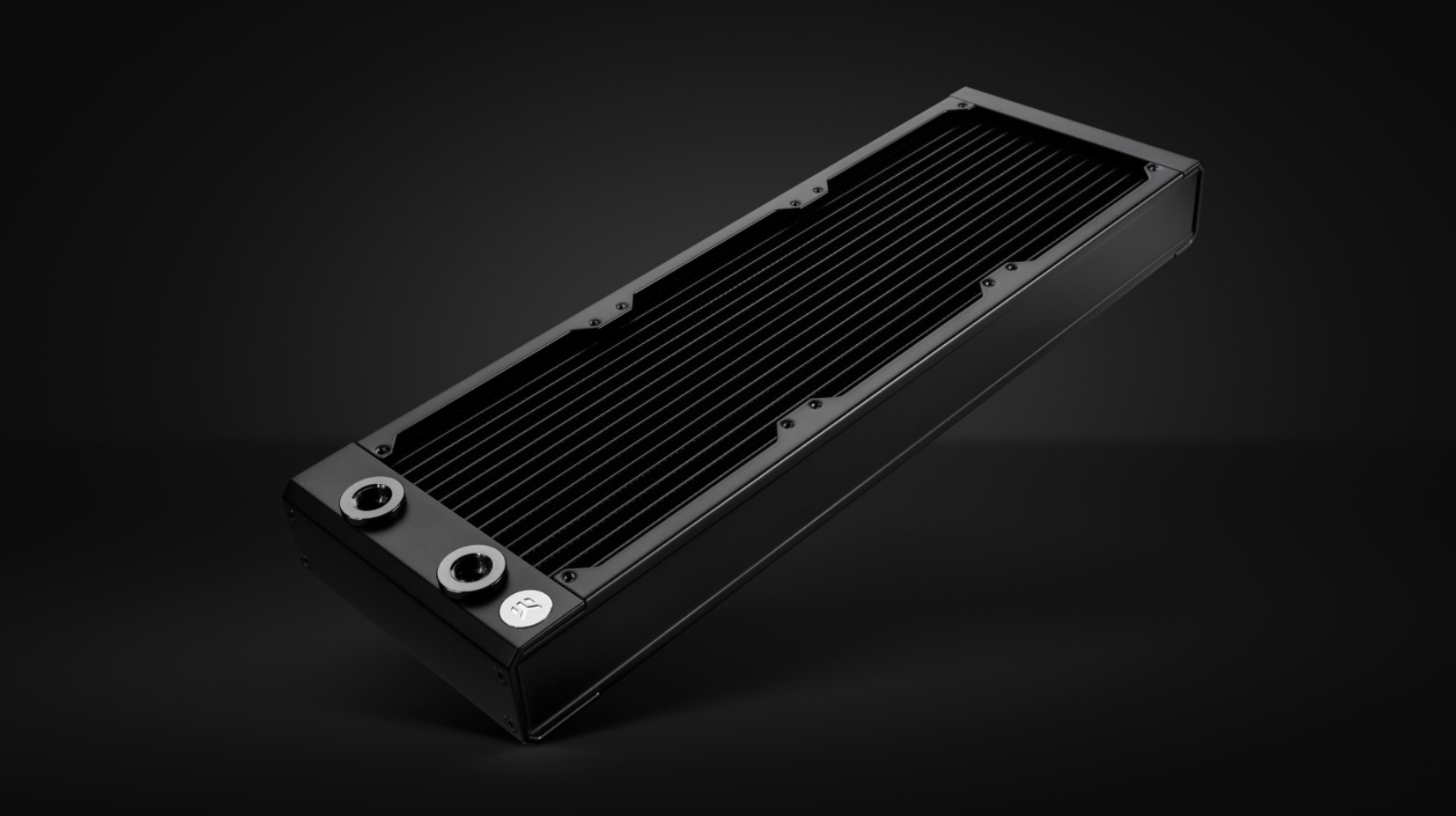 EK propose 2 radiateurs EK-Quantum Surface full black 3 EK Quantum Black Edition 360 mm