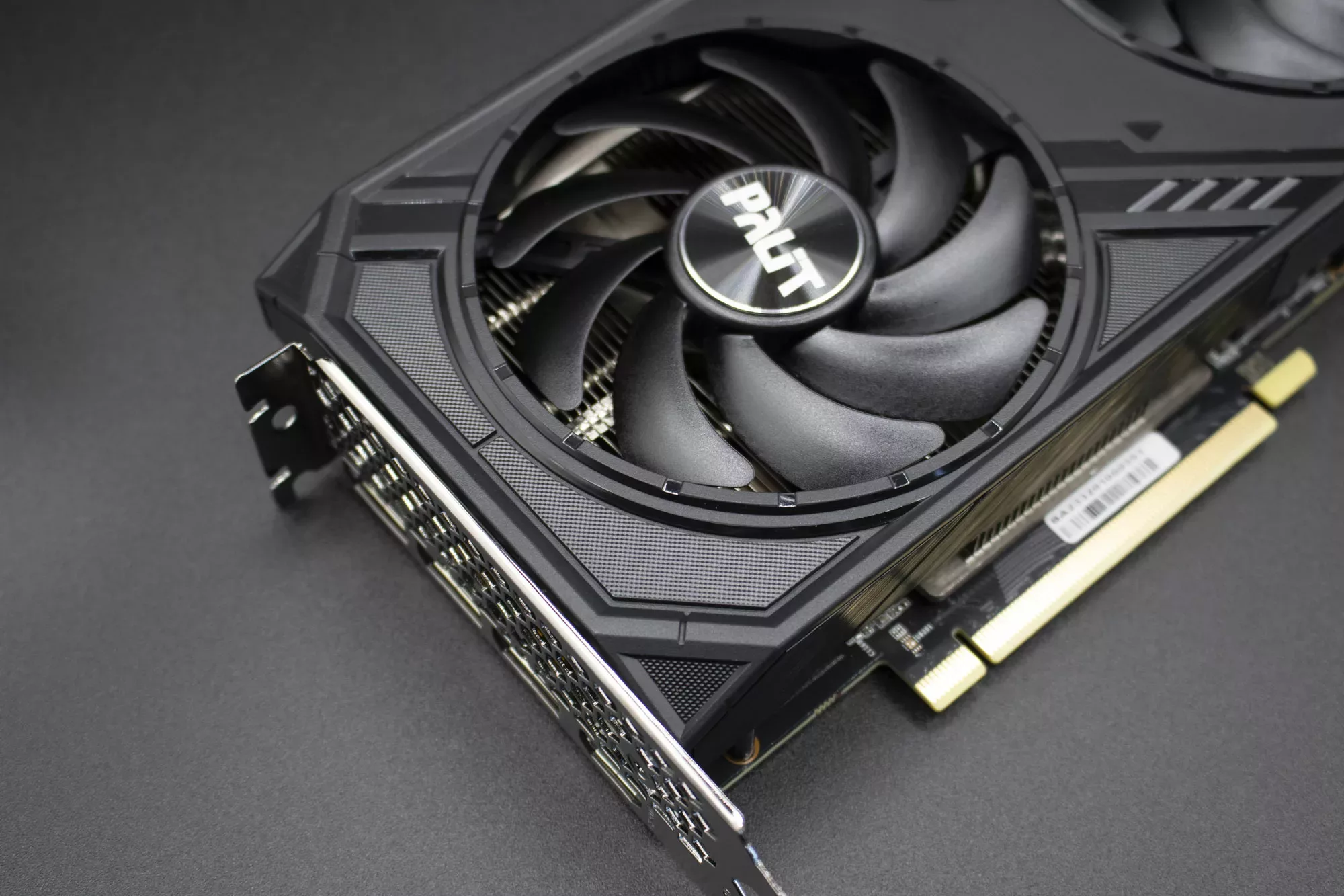 PALIT RTX 4070 Dual carénage 1