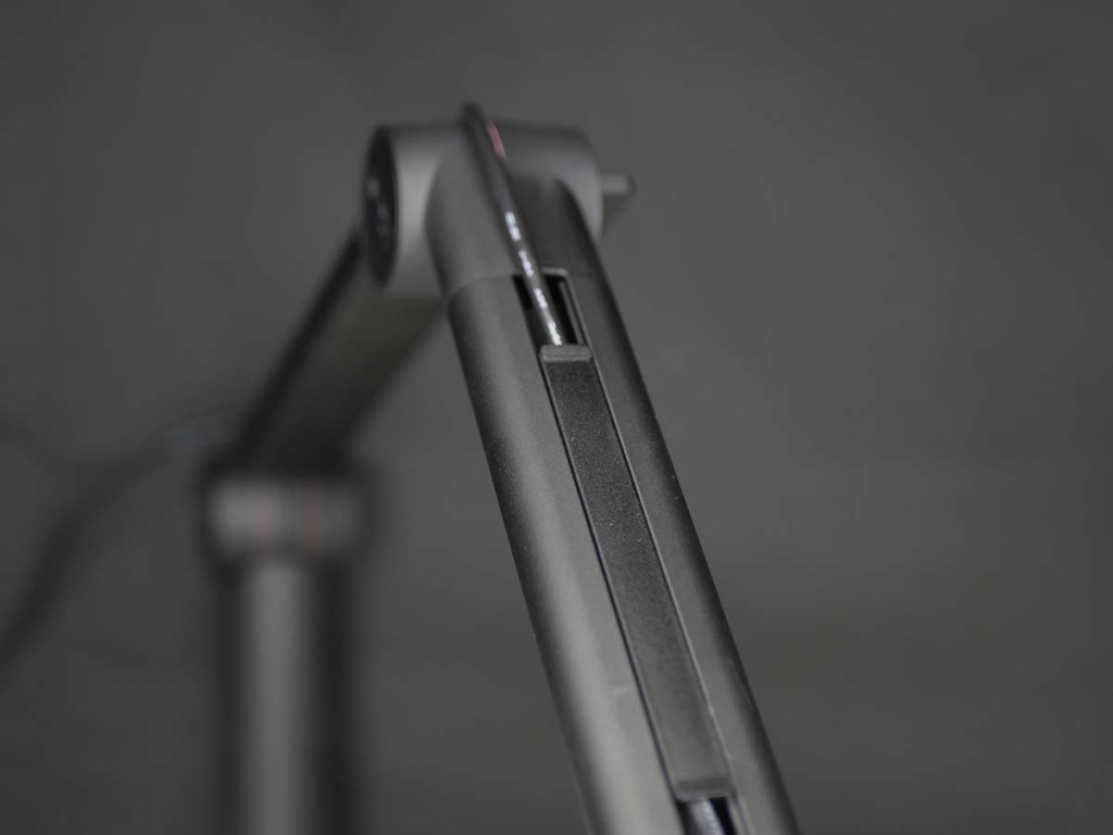 Guide-câble pour un beau câble management