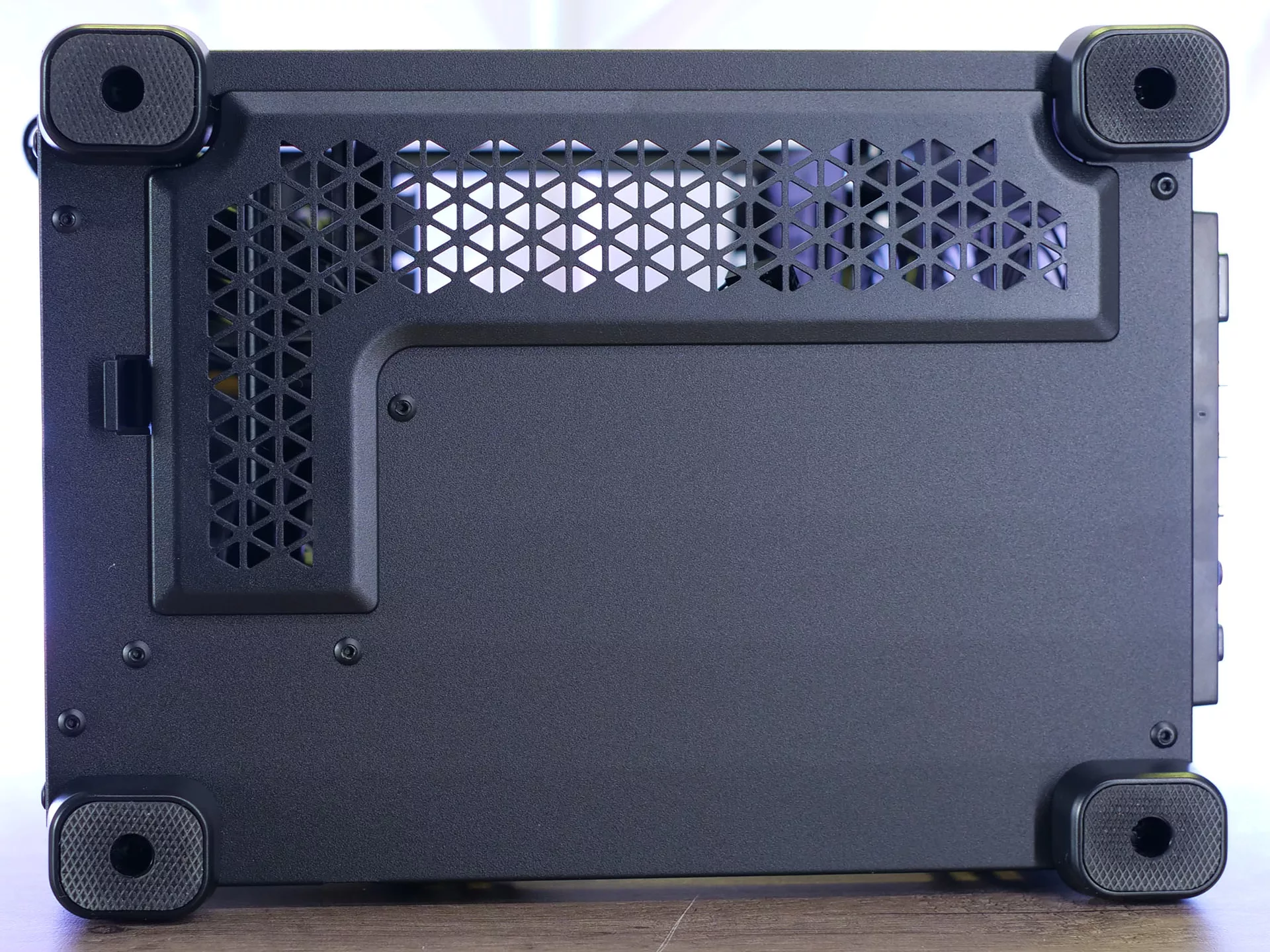 [Test] Boîtier CORSAIR 2000D RGB AIRFLOW Pause Hardware