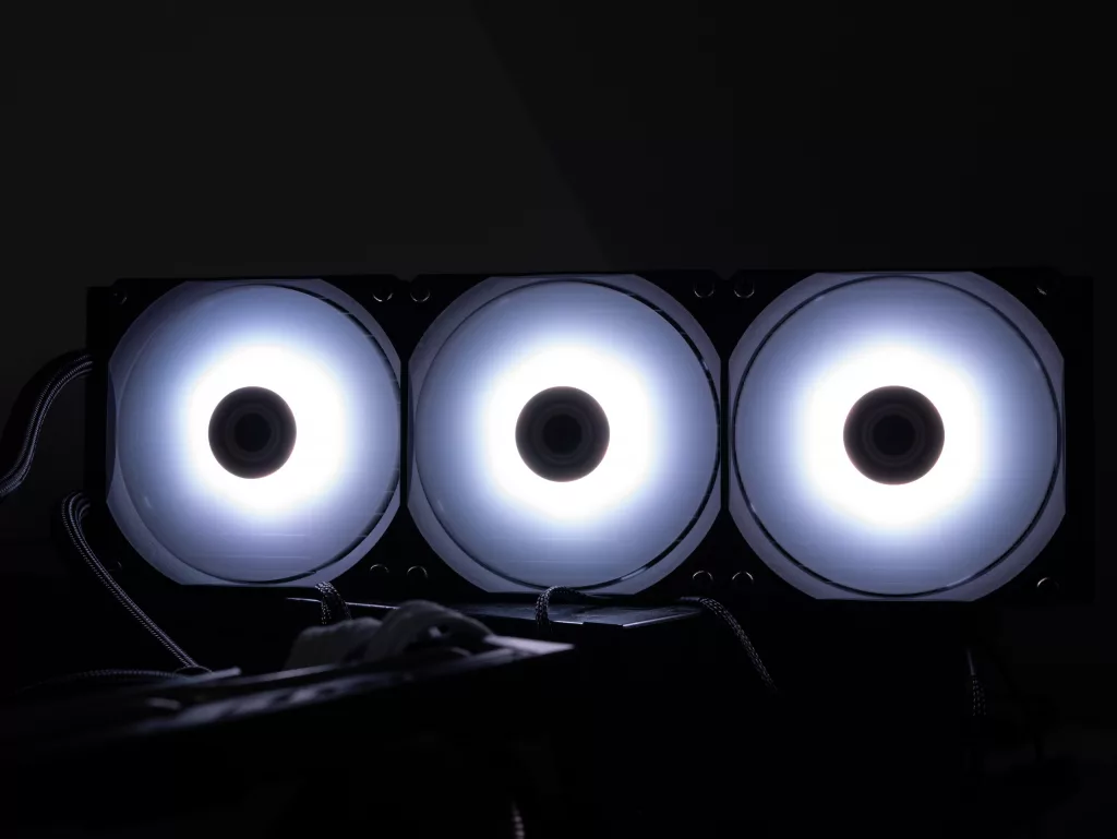 Cooler Master 360L Core ARGB RGB blanc