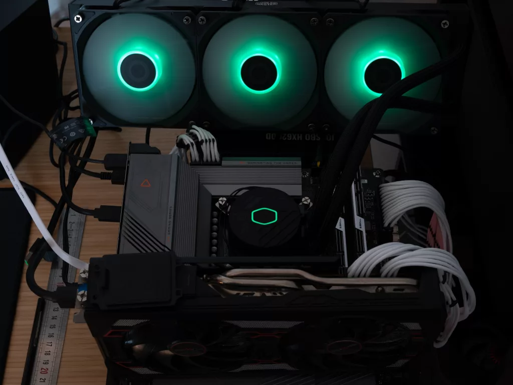 Cooler Master 360L Core ARGB vert