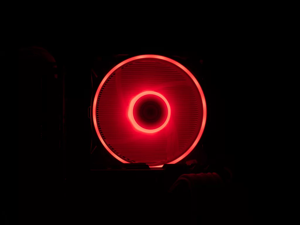Cooler Master Hyper 212 Halo White RGB rouge