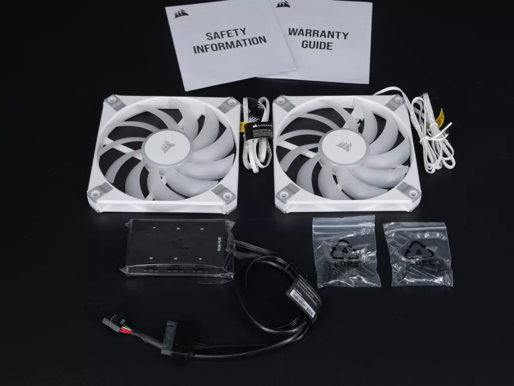 Corsair AF120 RGB Slim full package