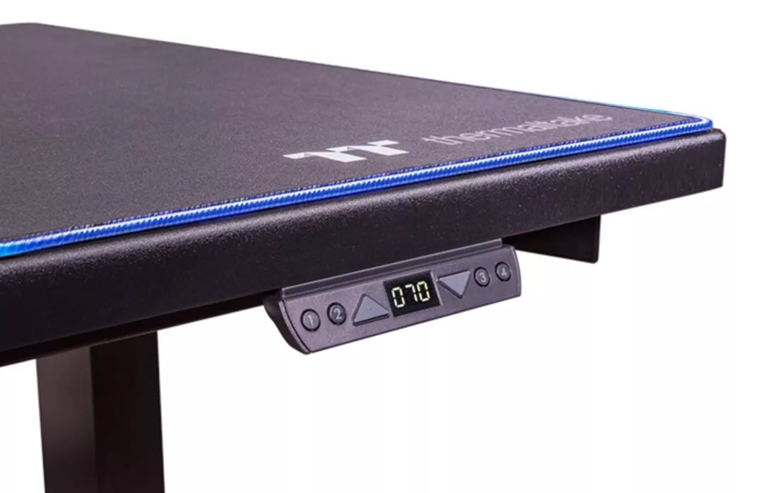 Thermaltake présente le bureau de jeu "intelligent" TOUGHDESK 350 4 Toughdesk 350