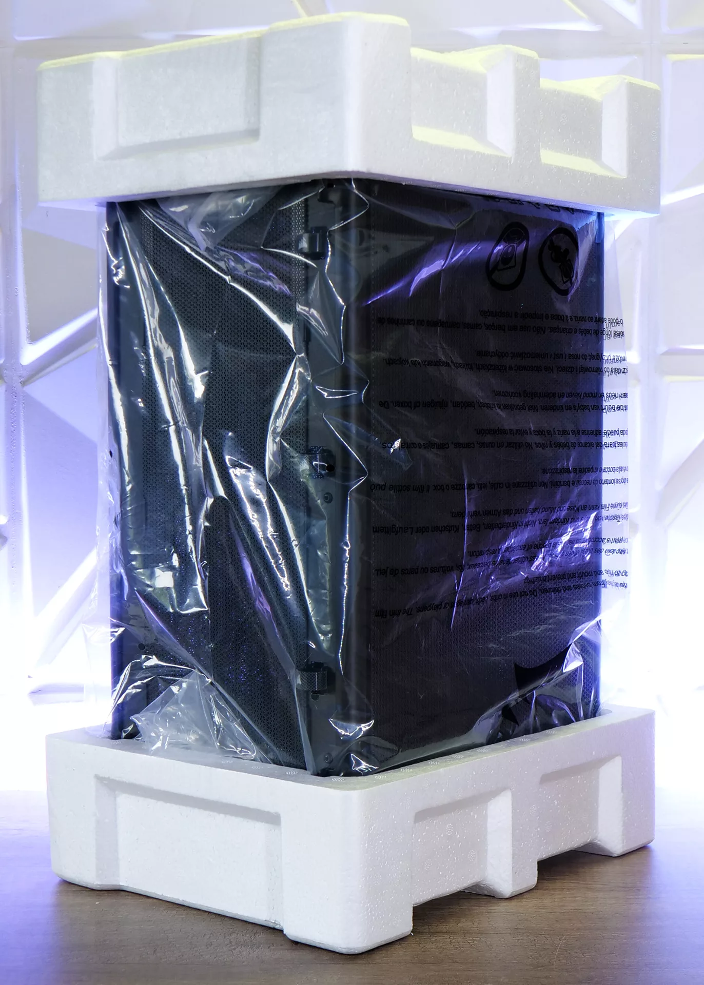 corsair 2000d airflow deballage mousse protection