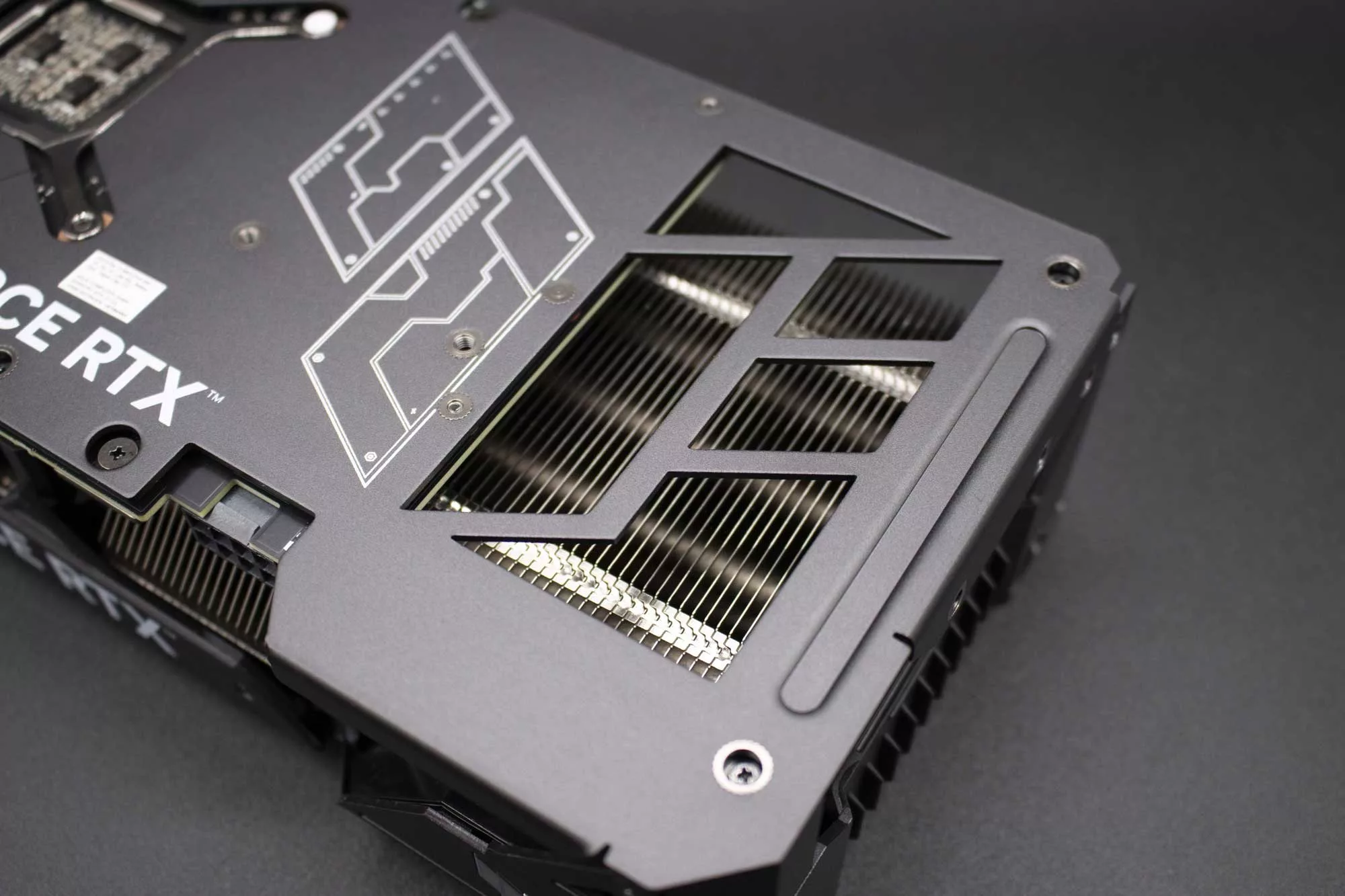 ASUS TUF Gaming RTX 4070 OC 018