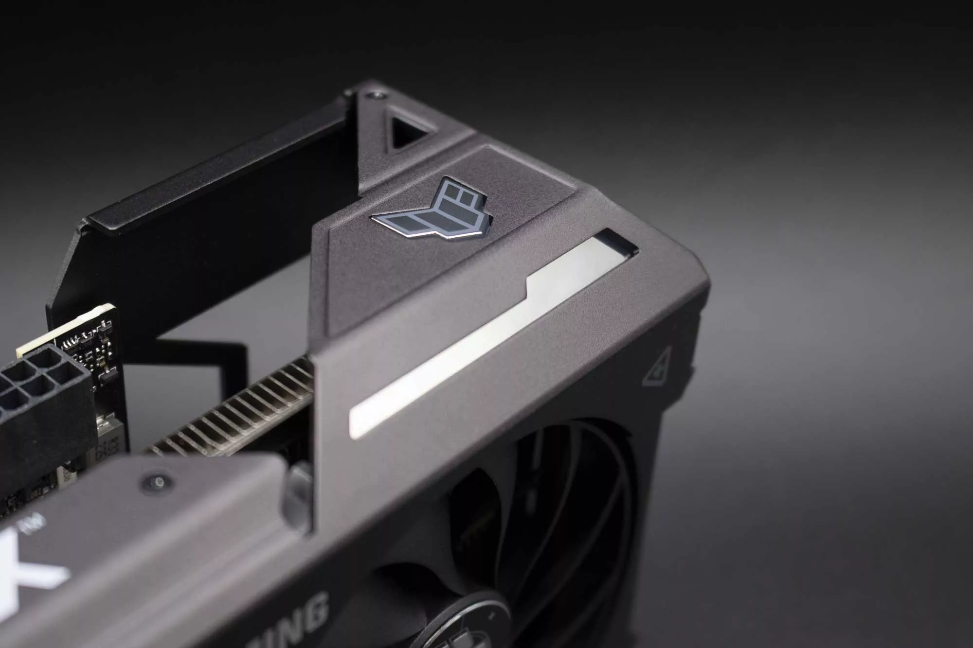 ASUS TUF Gaming RTX 4070 OC 022