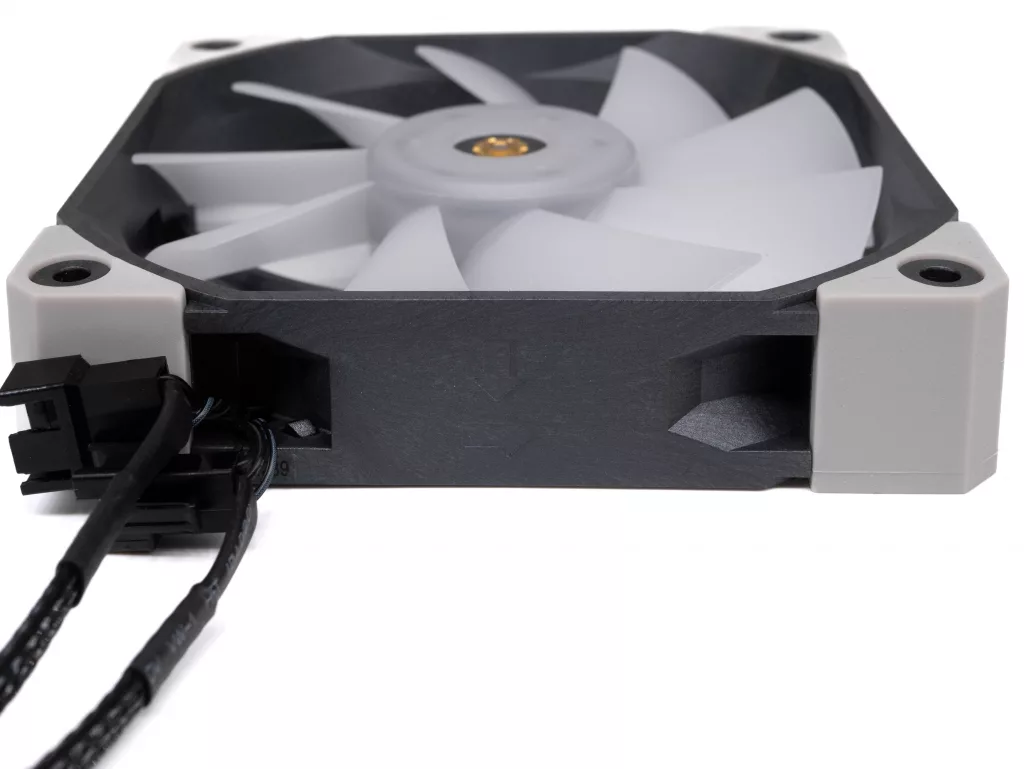 Bitspower Griffin 120 DRGB tranche fleches