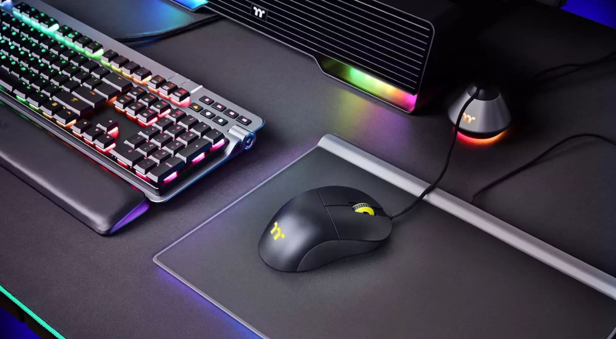 Thermaltake DAMYSUS : 2 nouvelles souris de jeu ergonomiques 2 Souris Thermaltake DAMYSUS 1