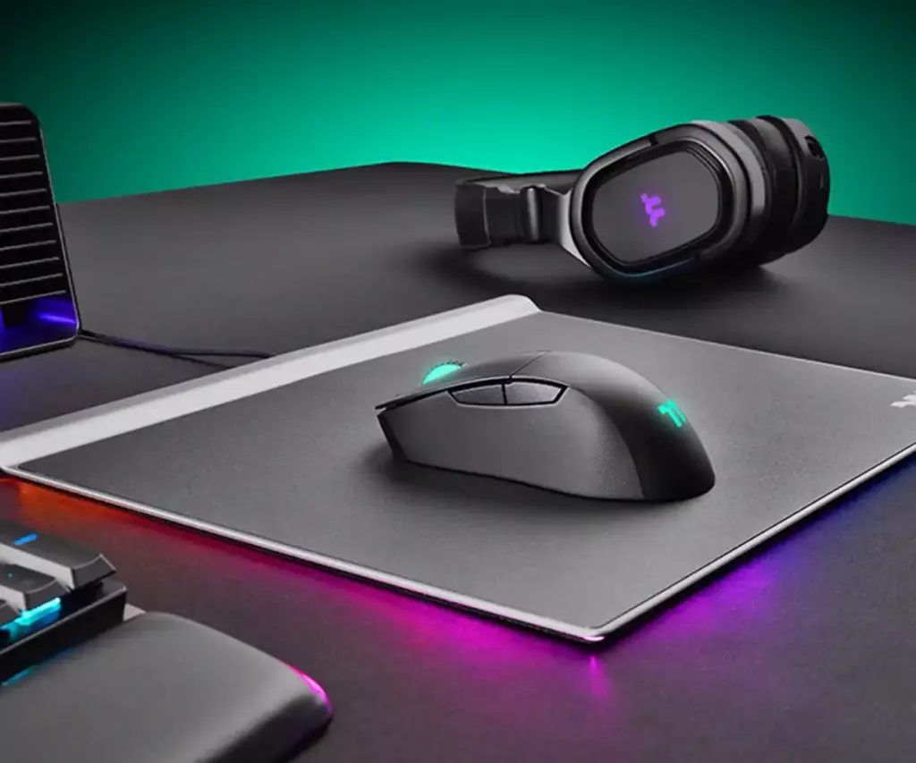 Souris ergonomiques Thermaltake DAMYSUS RGB et DAMYSUS WIRELESS RGB 6 souris thermaltake damysus wireless rgb 3