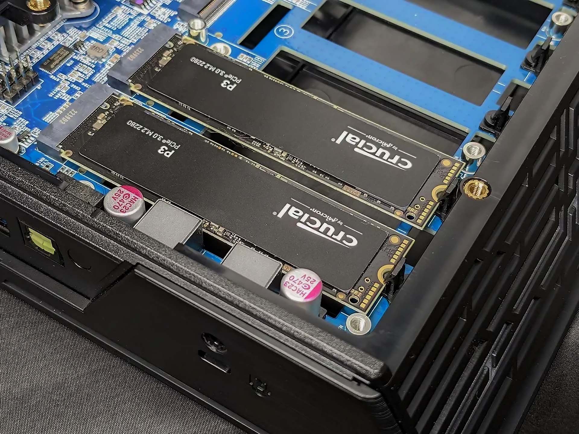 test nas asustor flashstor 12 fs6712x ssd crucial