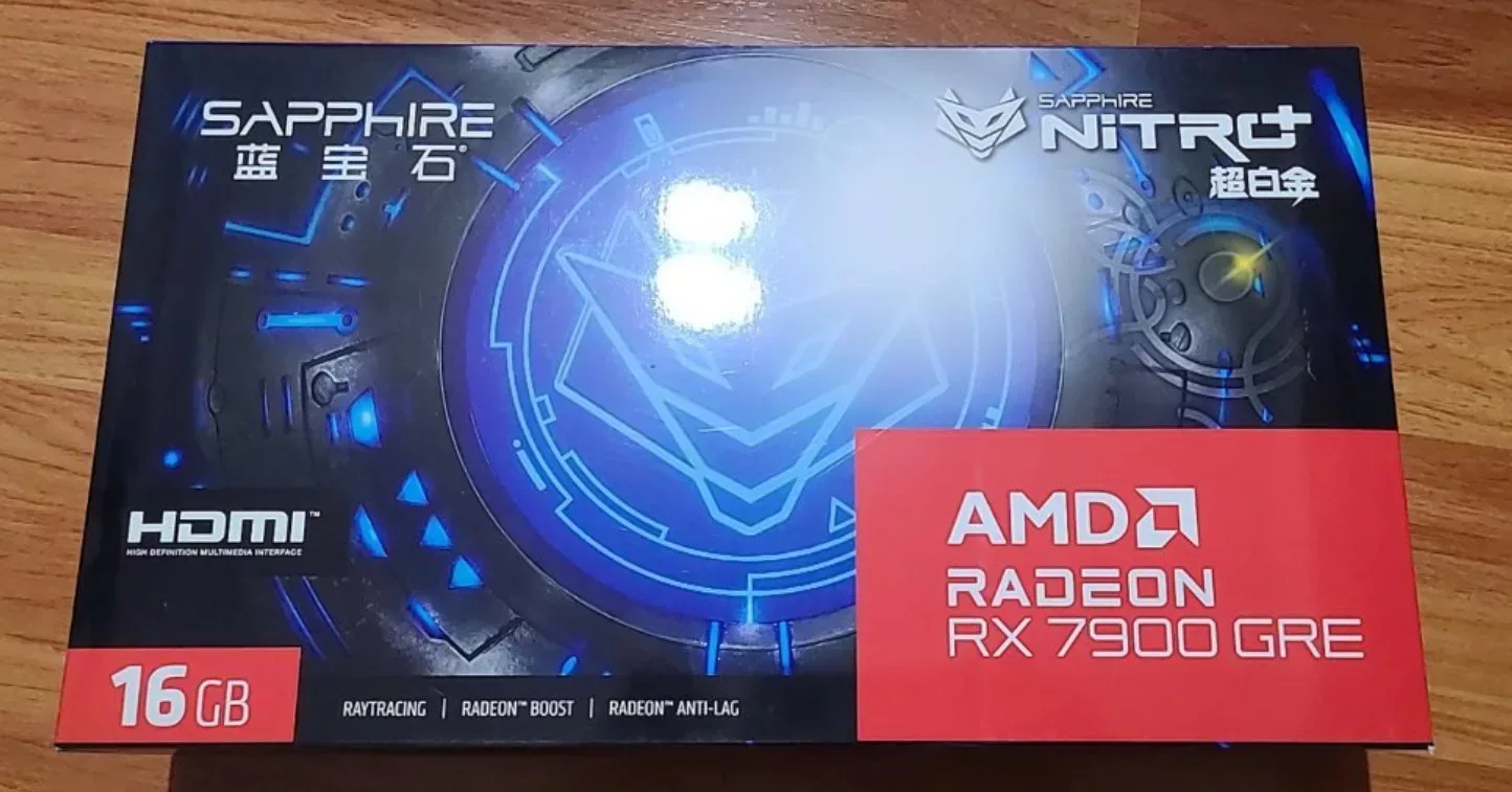 Sapphire a une RX 7900 GRE en préparation 2 Sapphire RX 7900 GRE boite