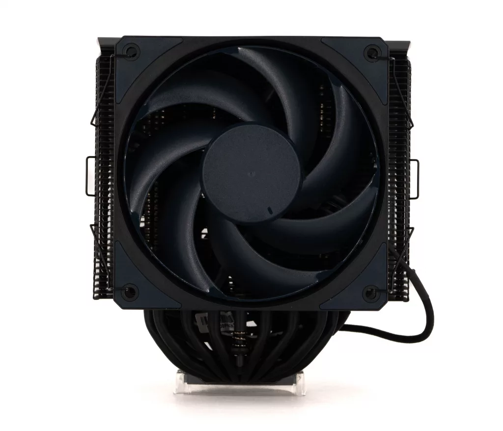 Cooler Master MA824 Stealth avec ventilateur Mobius