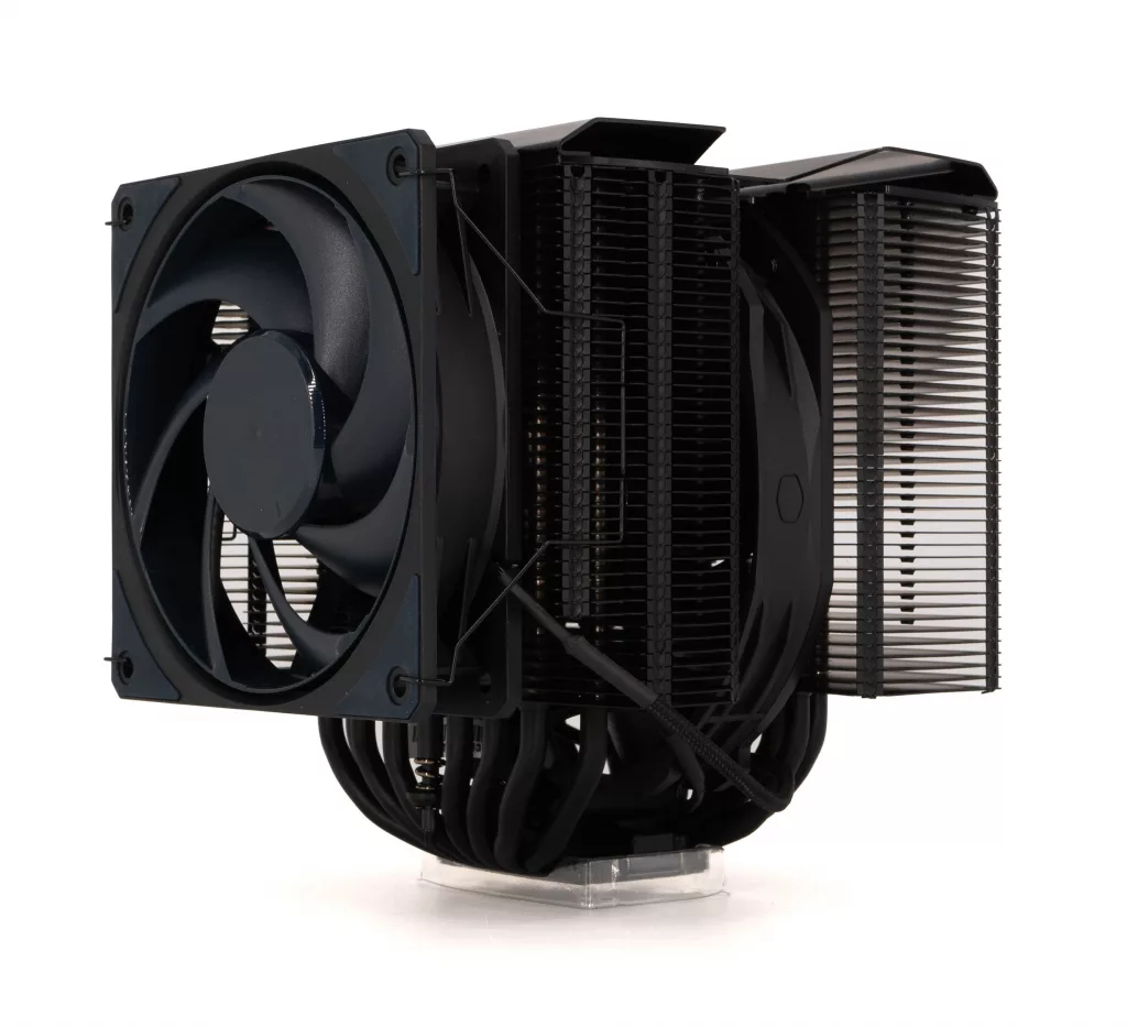 Cooler Master MA824 Stealth avec ventilateur Mobius perspective 1