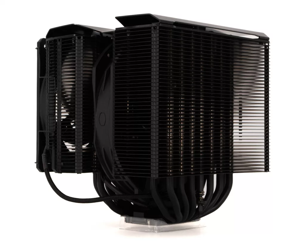 Cooler Master MA824 Stealth avec ventilateur Mobius perspective 2