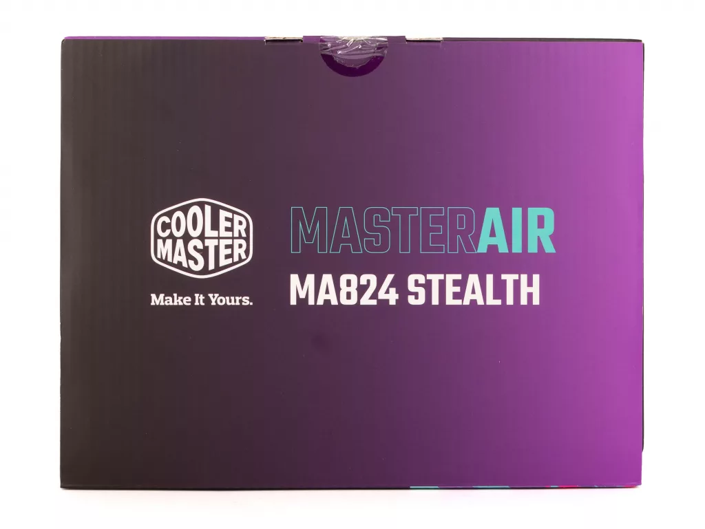 Cooler Master MA824 Stealth boite dessus