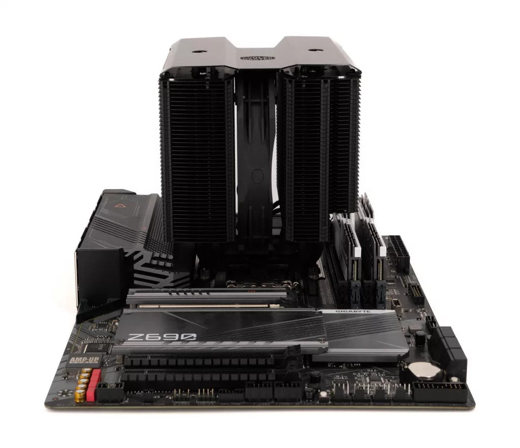 Cooler Master MA824 Stealth montage sans ventilateur