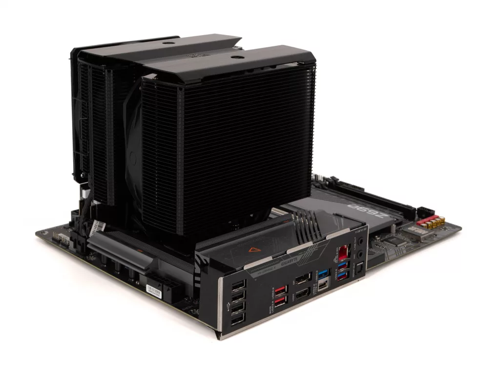 Cooler Master MA824 Stealth perspective 3