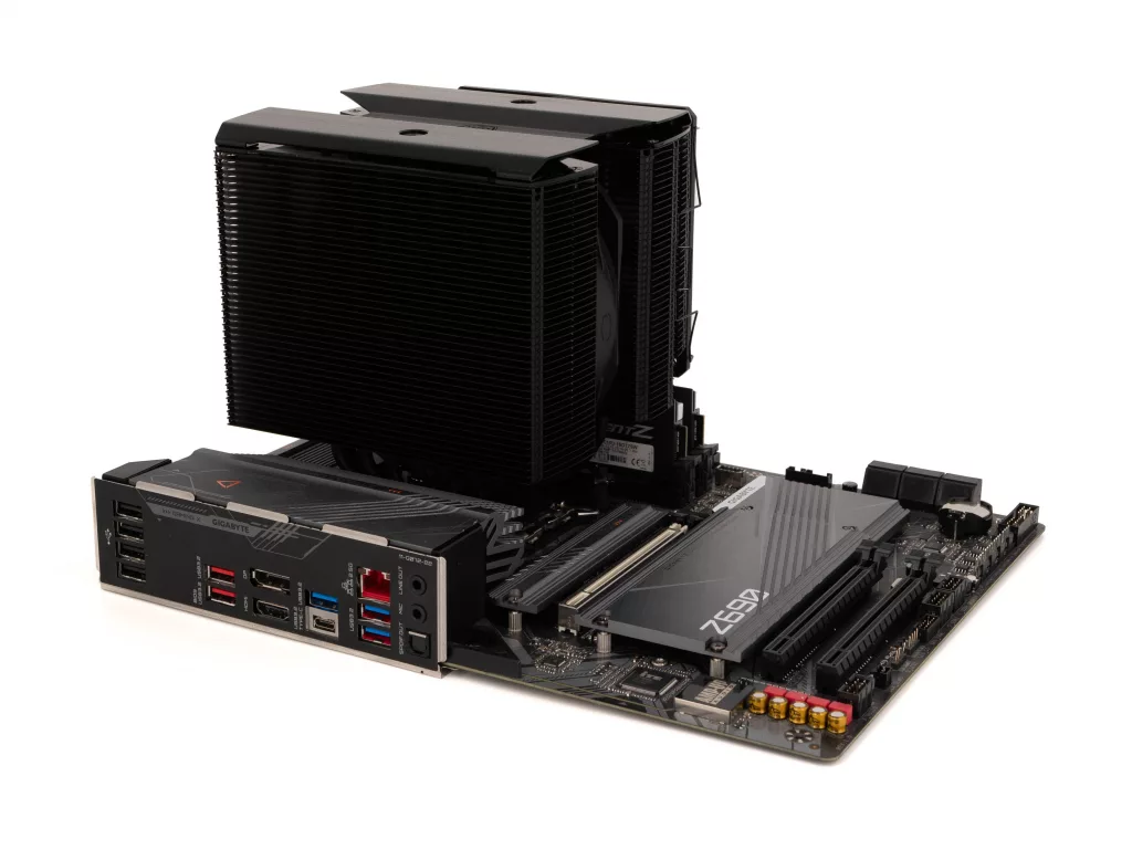 Cooler Master MA824 Stealth perspective 4