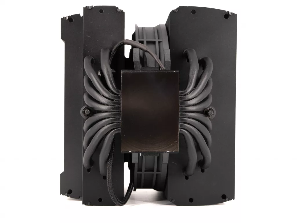 Cooler Master MA824 Stealth plaque froide