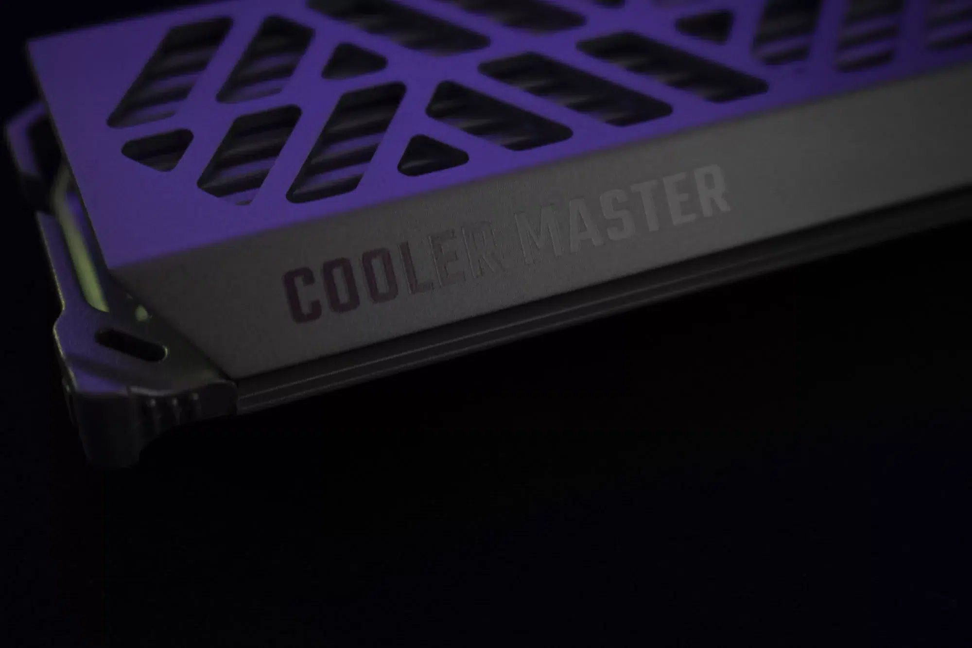 Cooler Master Oracle Air Eclairage 4