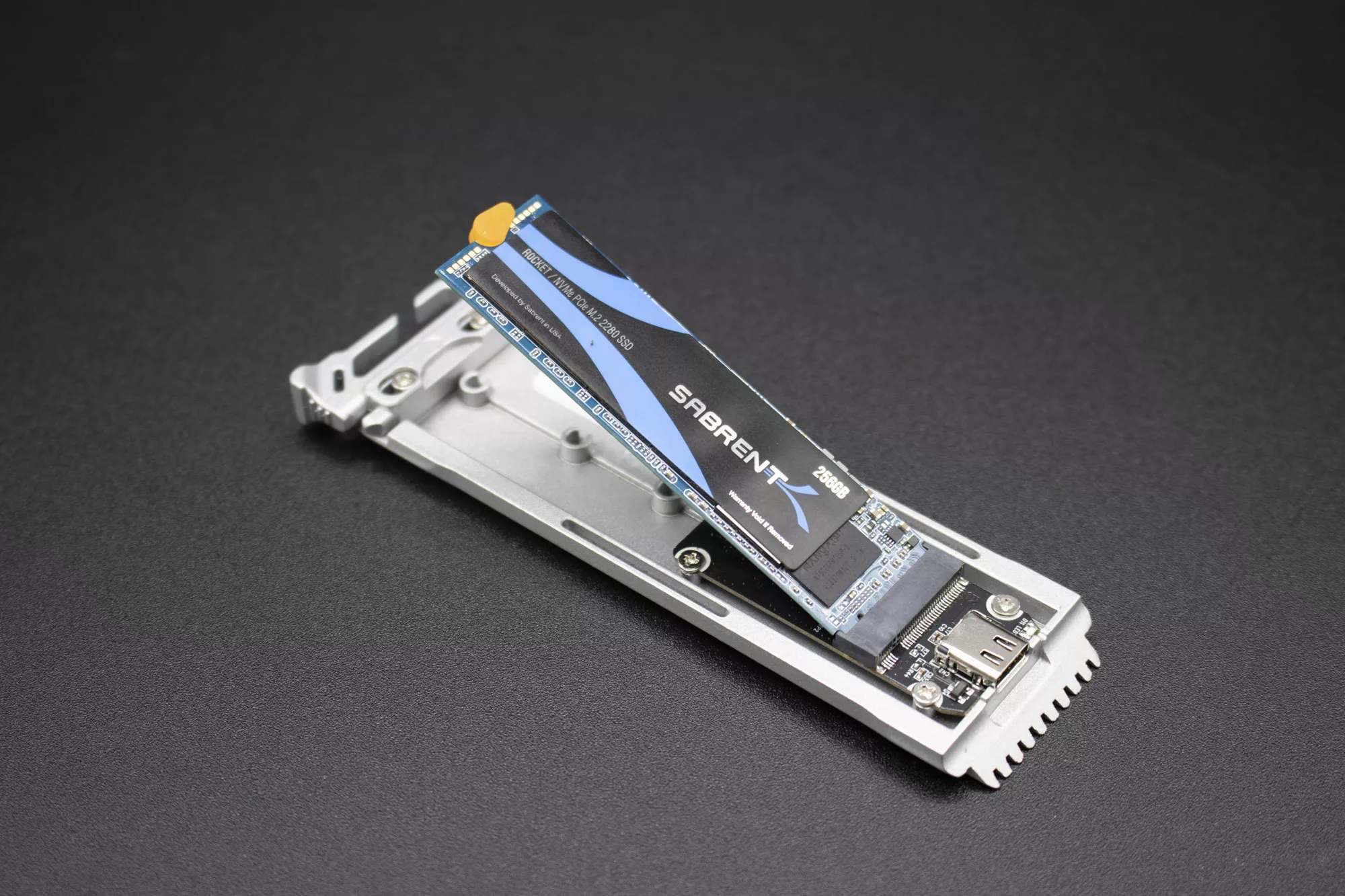 Cooler Master Oracle Air SSD En Place