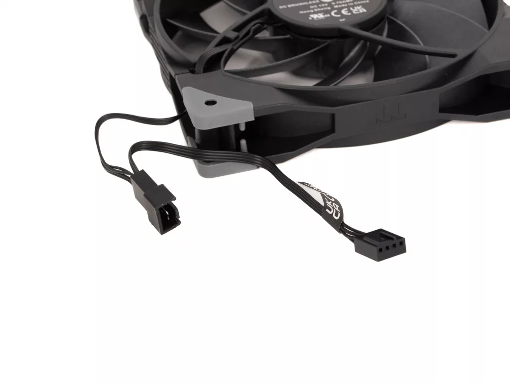 Thermaltake Swafan GT14 sortie de cable