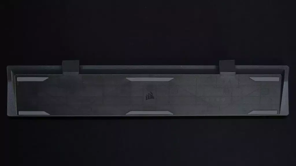corsair k70 max repose poignet dessous