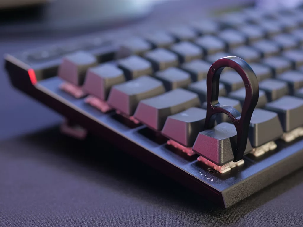 corsair k70 max touches extraction