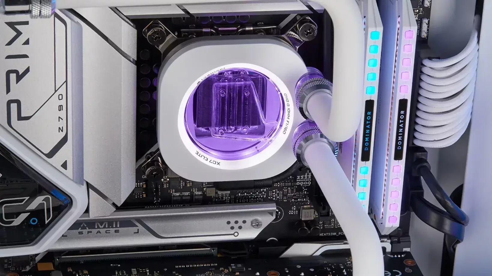 iCUE LINK arrive sur les produits de refroidissement liquide Hydro X 3 iCUE LINK Hydro X bloc CPU