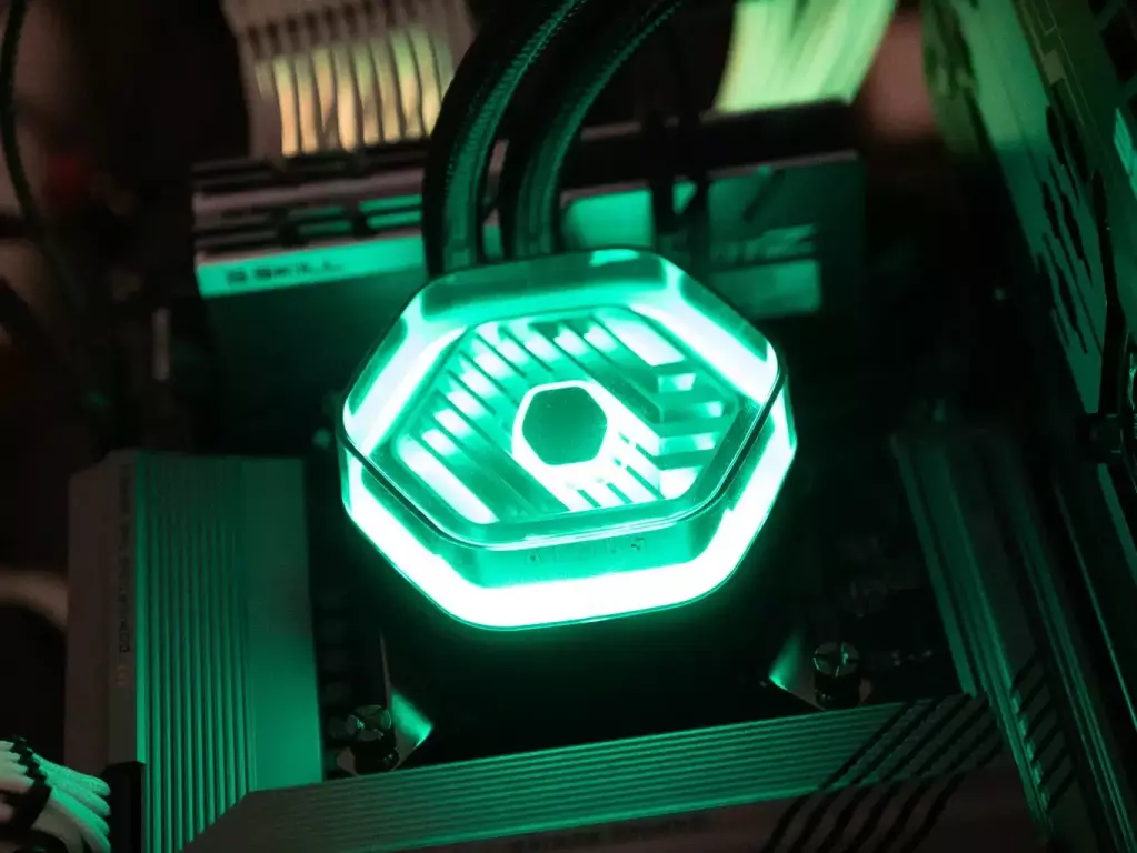 Cooler Master MasterLiquid 360 Atmos RGB pompe 4