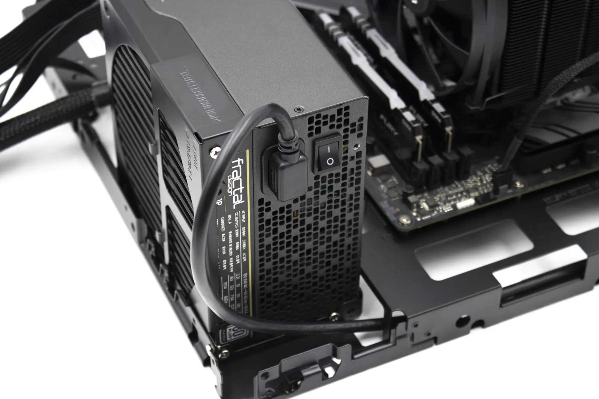 Cooler Master QUBE500 Flatpack alimentation rallonge