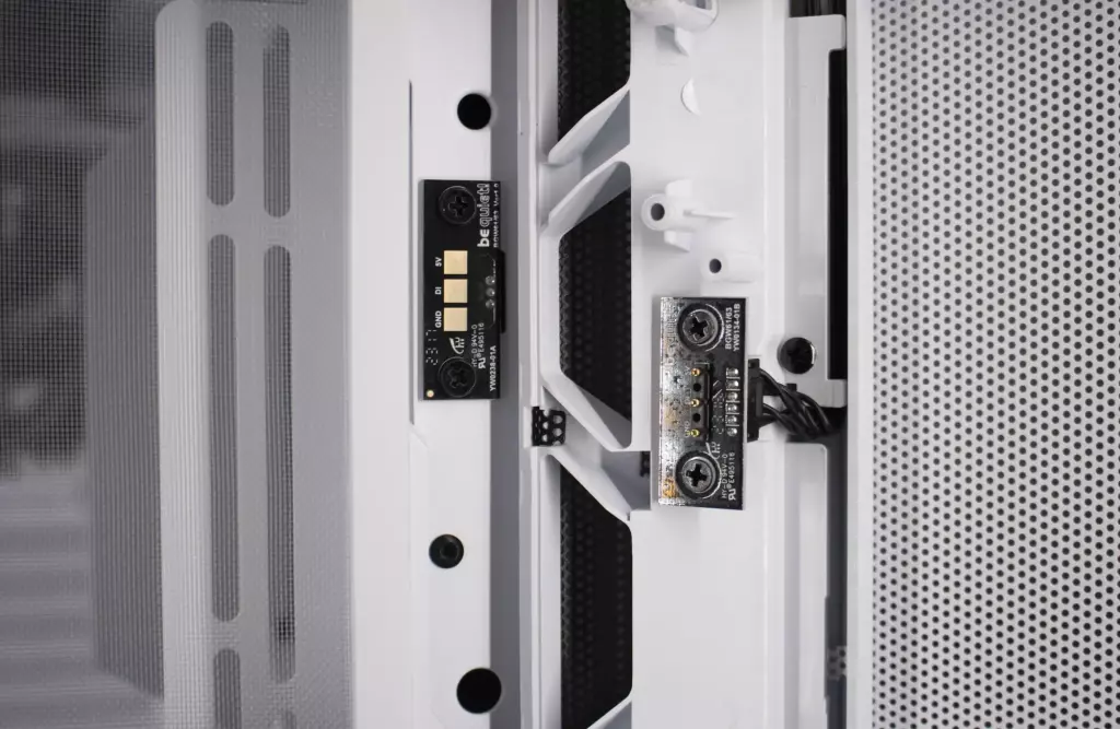 be quiet! Shadow Base 800 DX connecteurs rgb