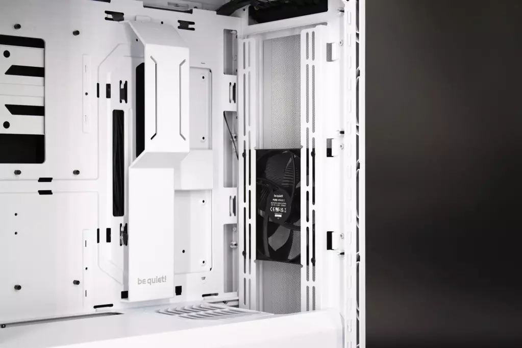 be quiet! Shadow Base 800 DX intérieur droit