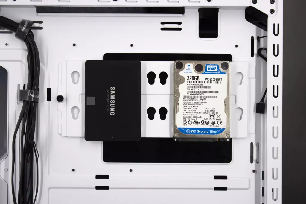 be quiet! Shadow Base 800 DX support droit SSD