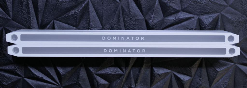 corsair dominator titanium first edition barres rgb haut