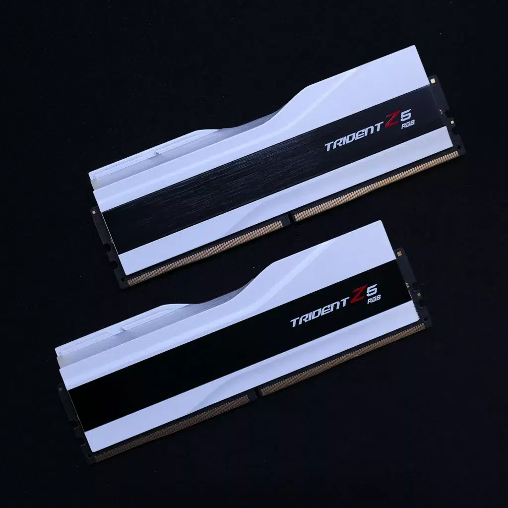 gskill Trident Z5 RGB White f5 6400j3239g32gx2 tz5rw demo 01