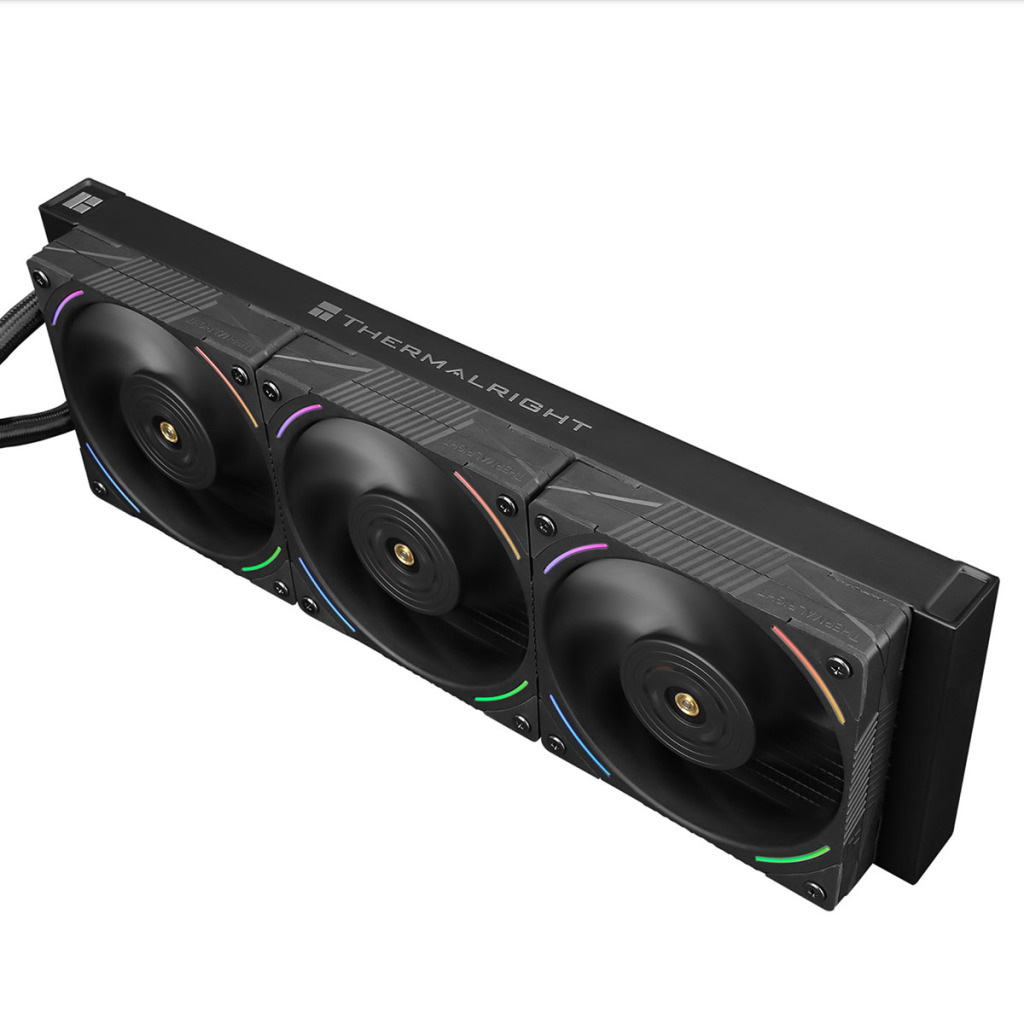 Thermalright Frozen Vision 360 BLACK : un AIO avec petit écran 4 Frozen Vision 360 BLACK trois ventilateurs