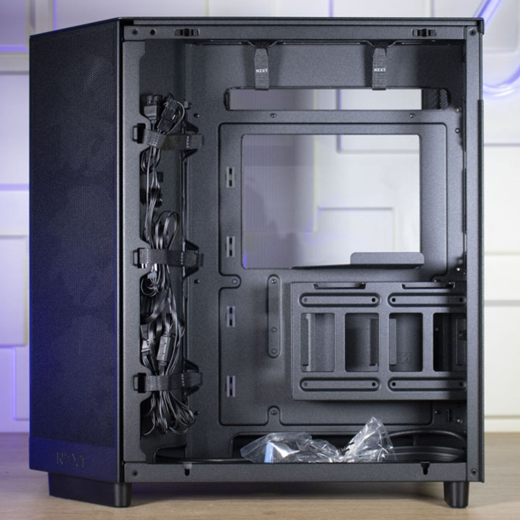 NZXT H6 Flow RGB intérieur droit