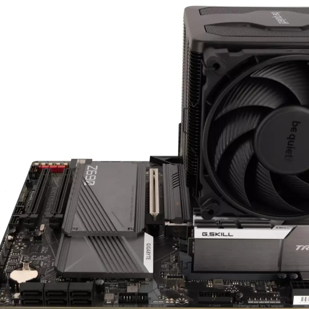 be quiet Dark Rock Pro 5 espace GPU et SSD