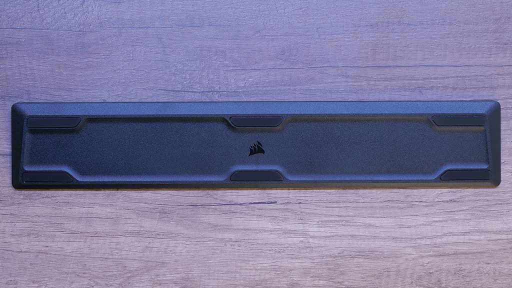 corsair k70 core repose poignets dessous