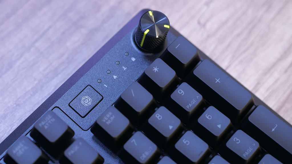 corsair k70 core zone touches mutlimedia