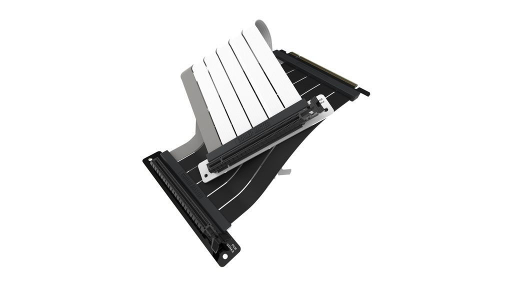 Cooler Master met à jour son câble Riser PCIe 4.0 2 Cooler Master Riser Cable PCIe 4 0 x 16 V2 noir et blanc