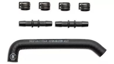 EK présente des tubes préformés à 45 et 90°et renforcés pour les endroits difficile à atteindre 28 EK Pro Tubing 1017mm Reinforced EPDM Preformed 45°90° Black Couv